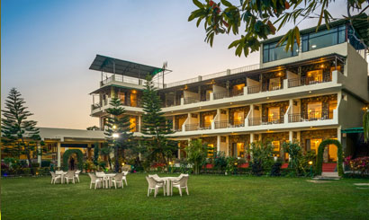 Riverside Resort in Corbett Jungle Treasure offering luxury stay by Kosi River